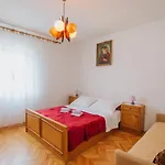 House Josipa Дом отдыха Трогир