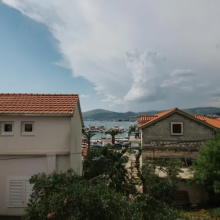 Feriehus House Josipa Trogir