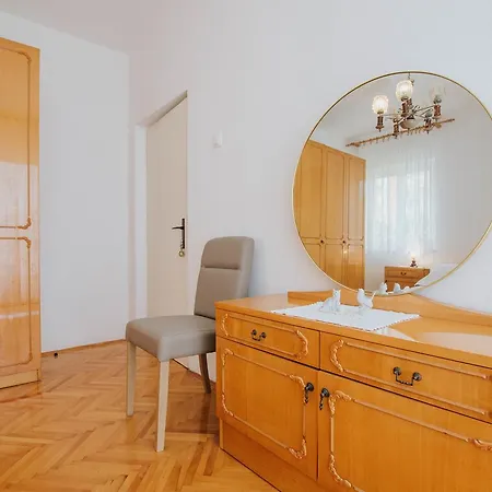 House Josipa * Τρογκίρ